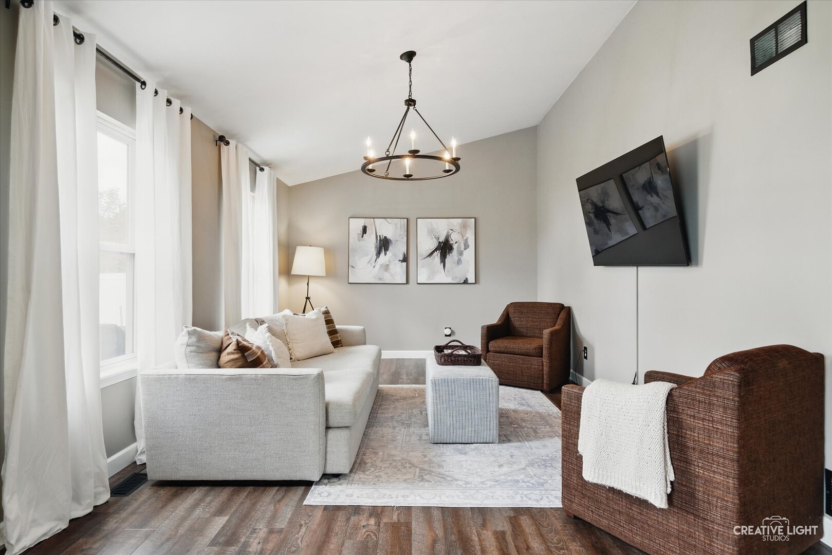 51 W Prairiefield Avenue