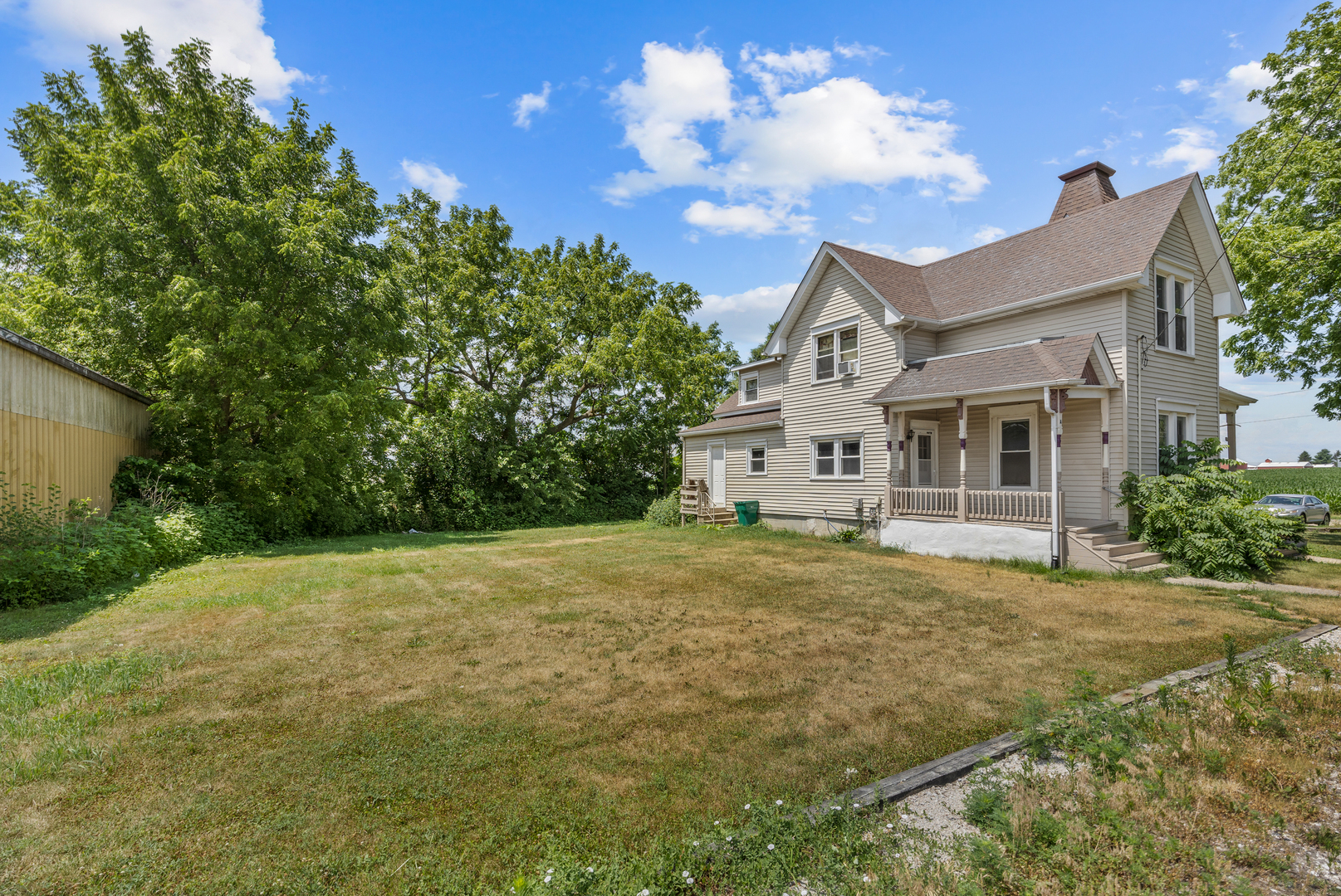 19025 E County Line Road Unit: 1