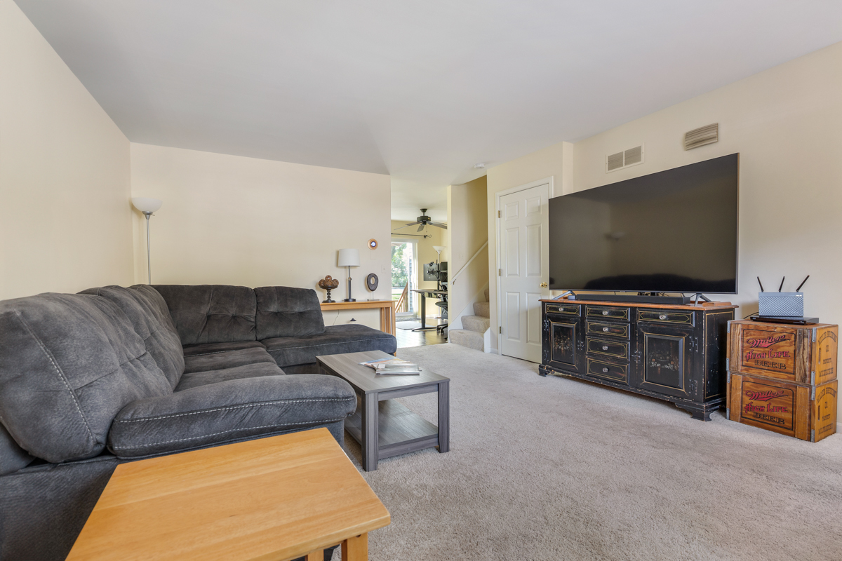 1352 Arlington Court
