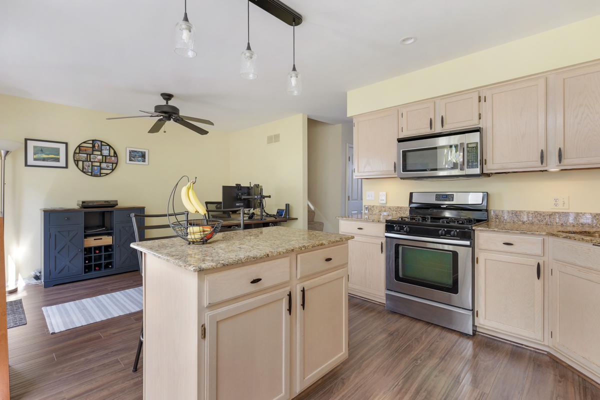 1352 Arlington Court
