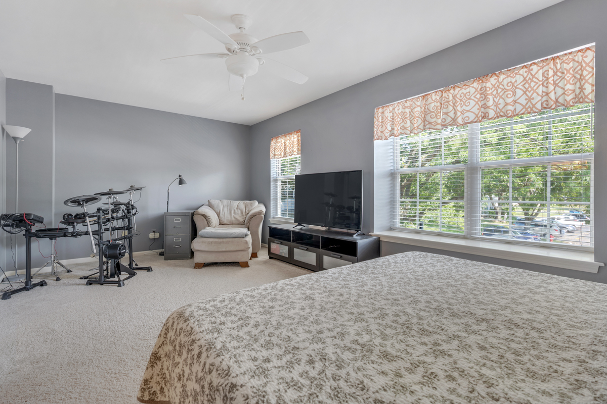 1352 Arlington Court