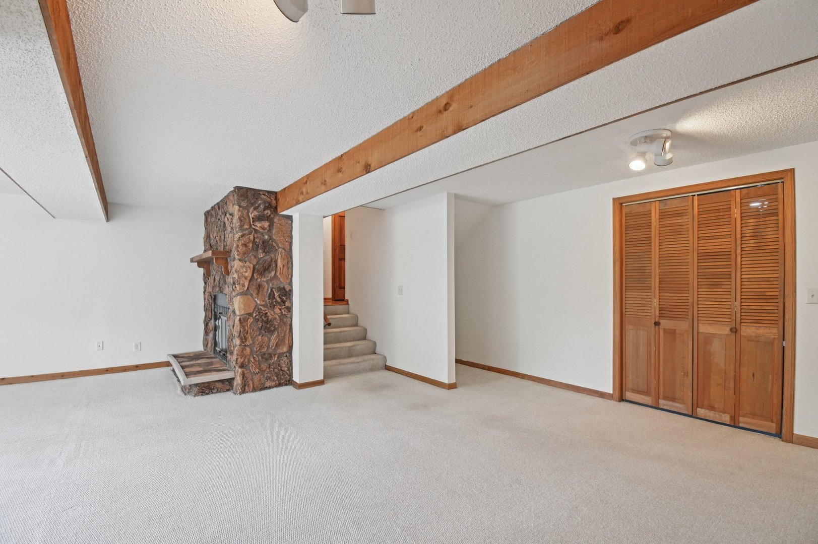 38W608 Sunvale Drive