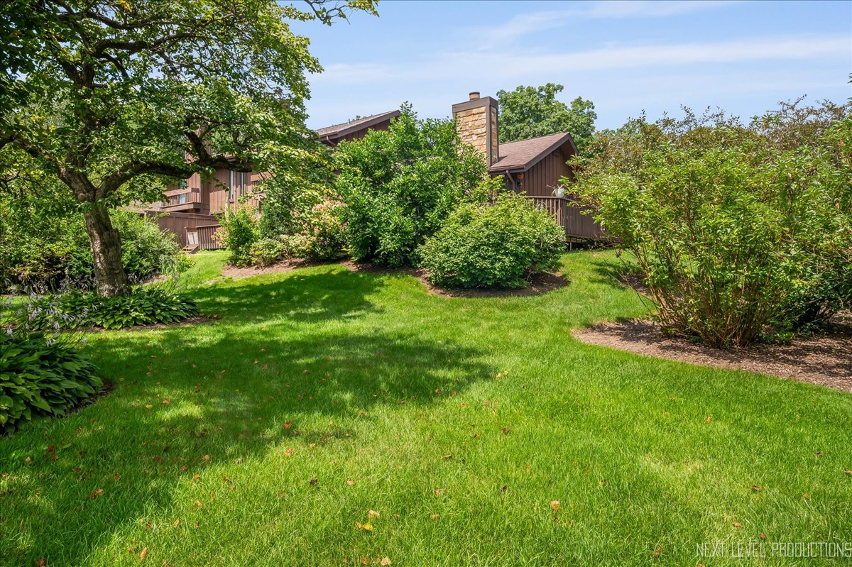 42W399 Hawthorne Court