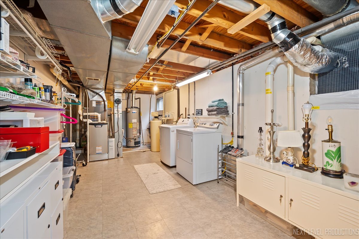 42W399 Hawthorne Court