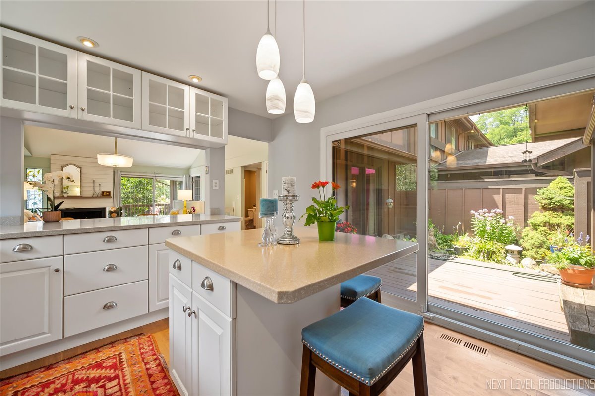 42W399 Hawthorne Court