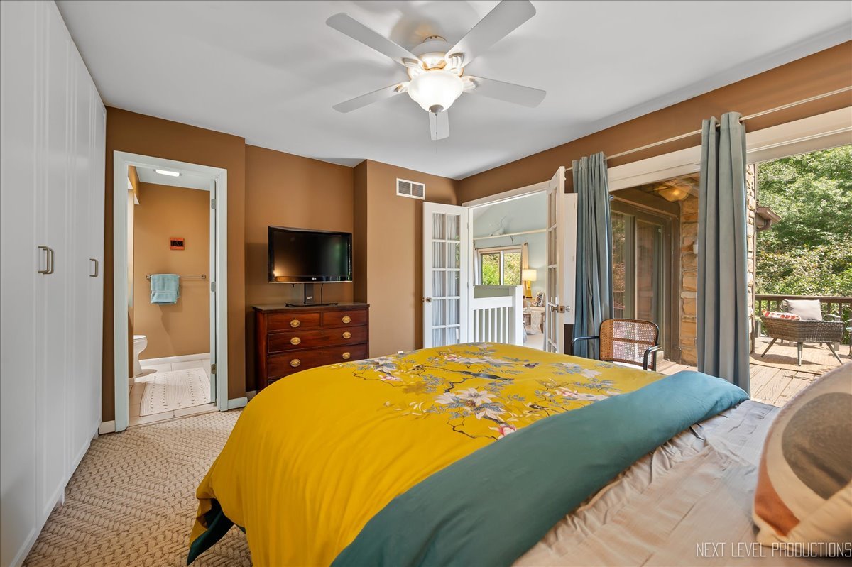 42W399 Hawthorne Court