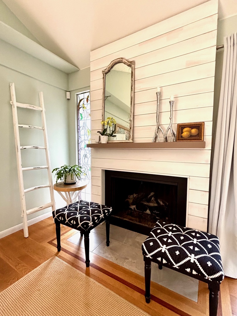 42W399 Hawthorne Court