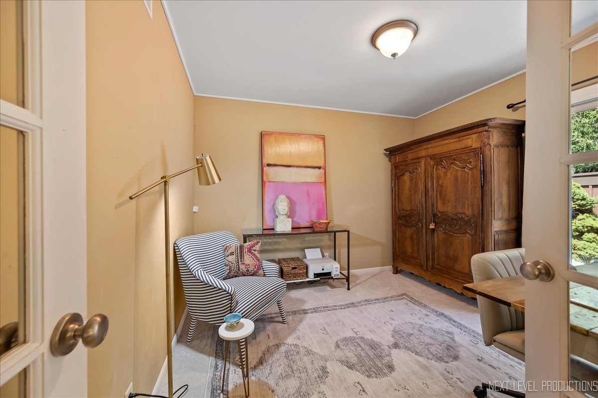 42W399 Hawthorne Court