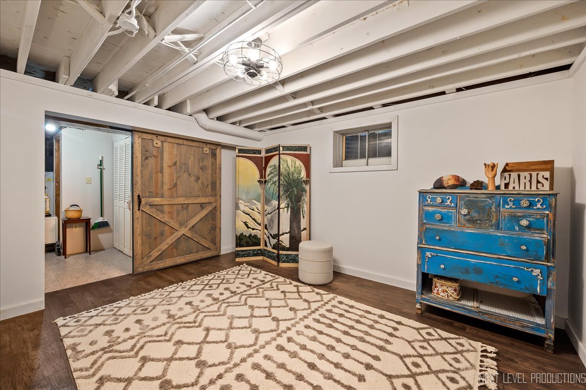 42W399 Hawthorne Court