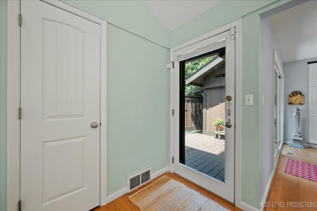 42W399 Hawthorne Court