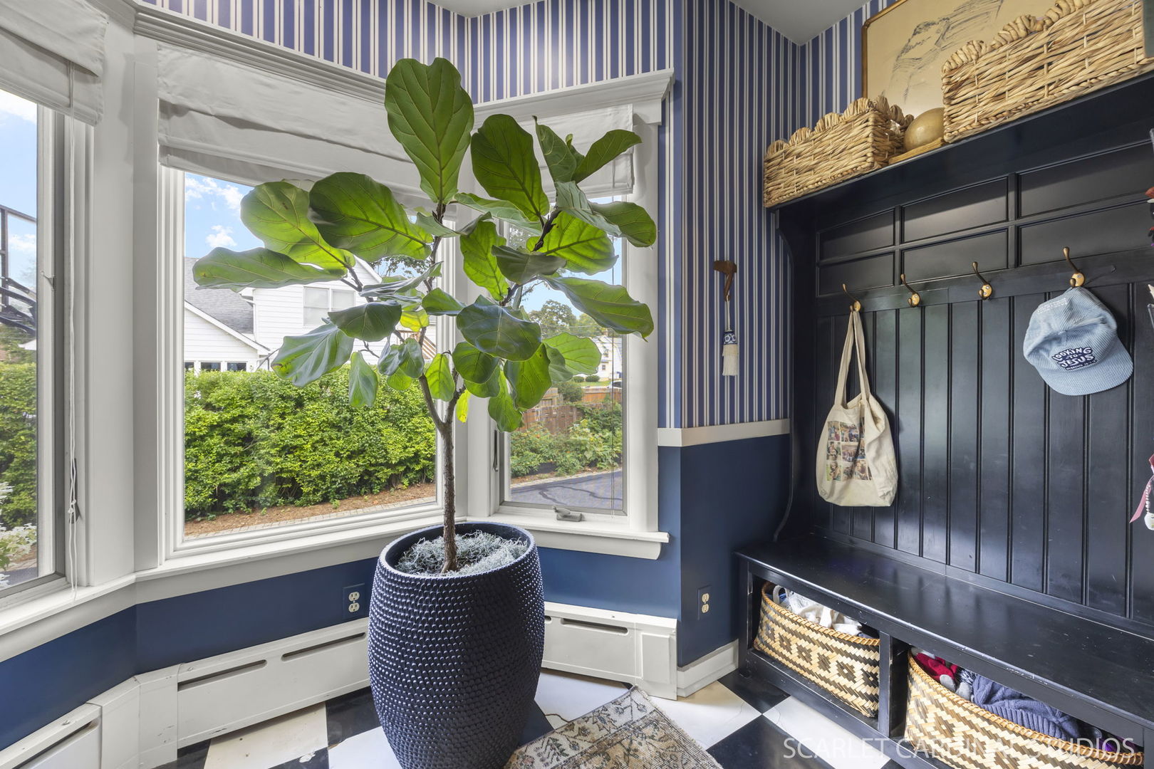 221 E Shannon Street E