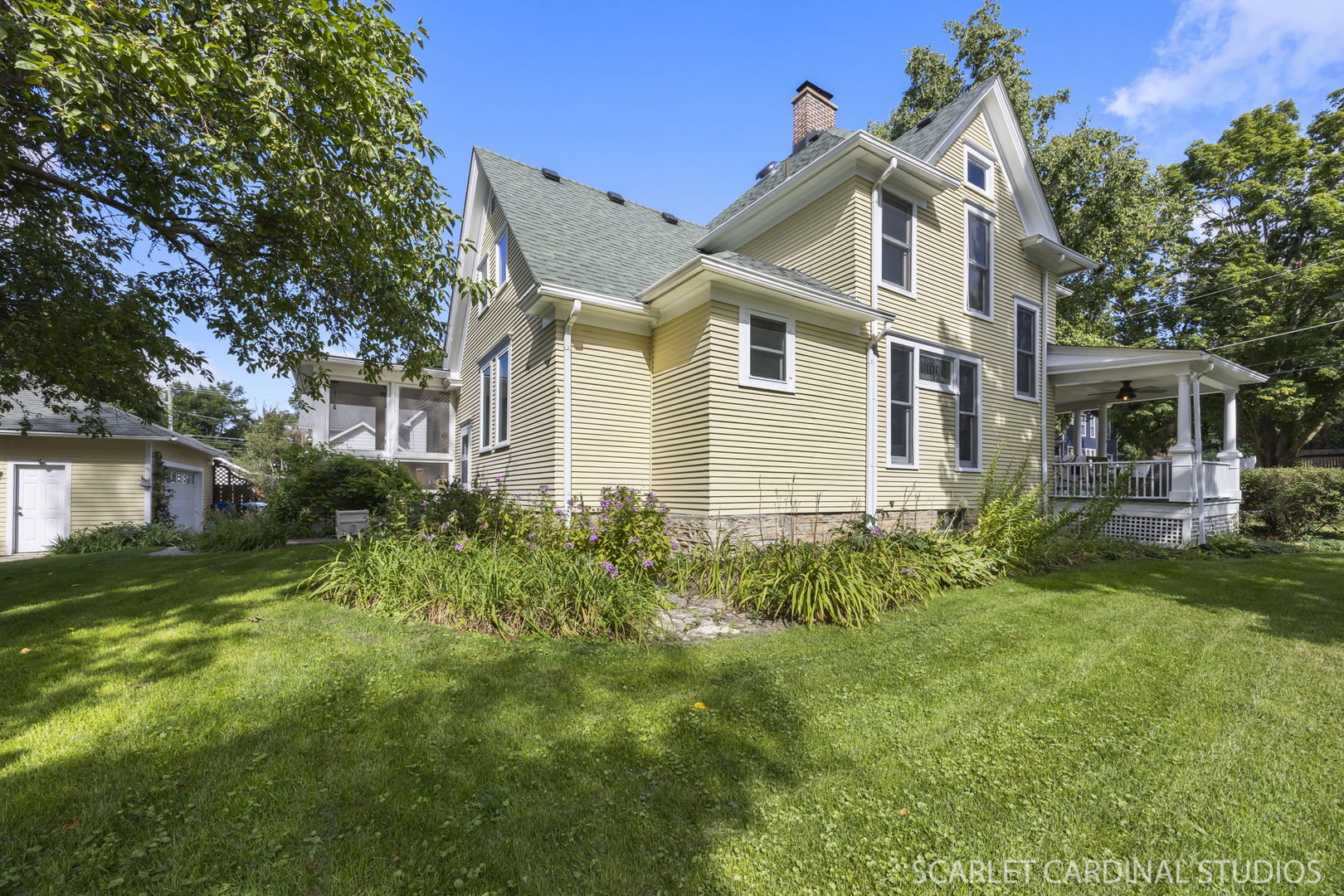 221 E Shannon Street E