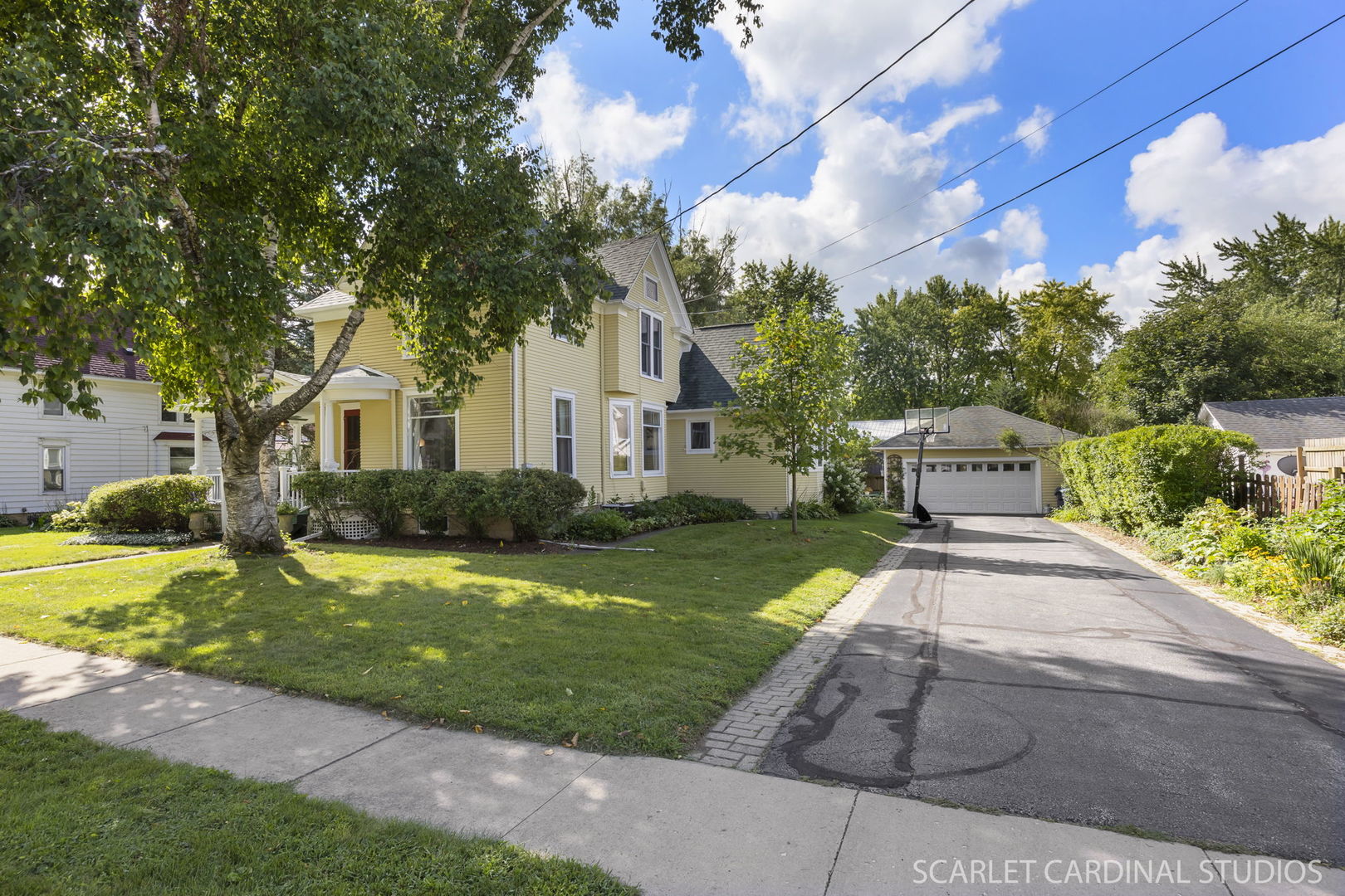 221 E Shannon Street E