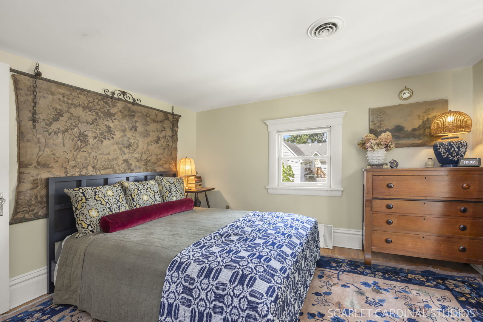 221 E Shannon Street E