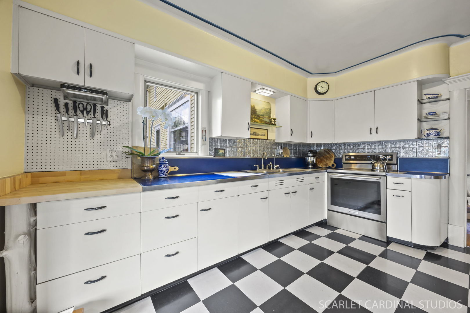 221 E Shannon Street E