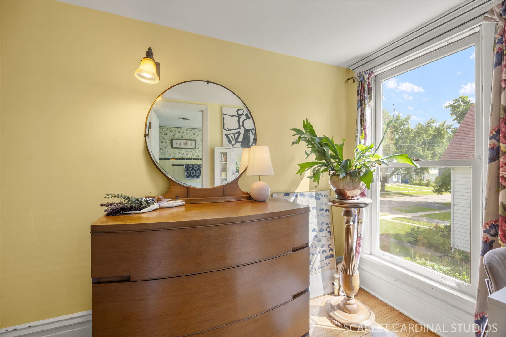 221 E Shannon Street E