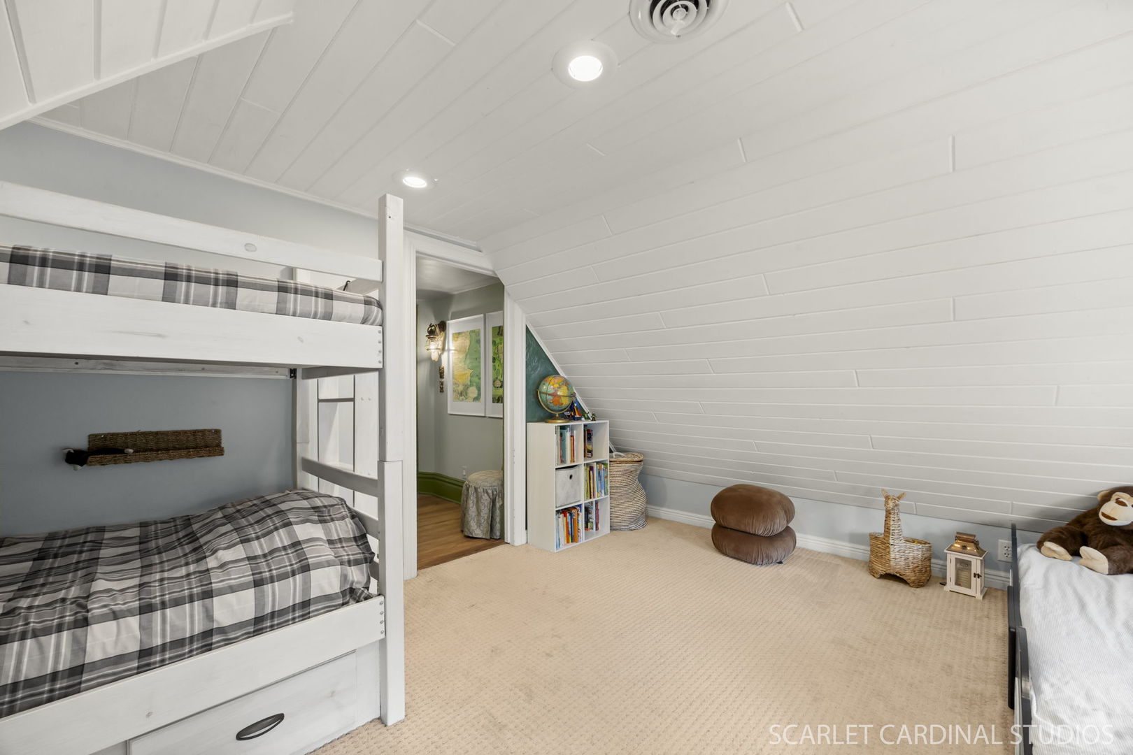 221 E Shannon Street E