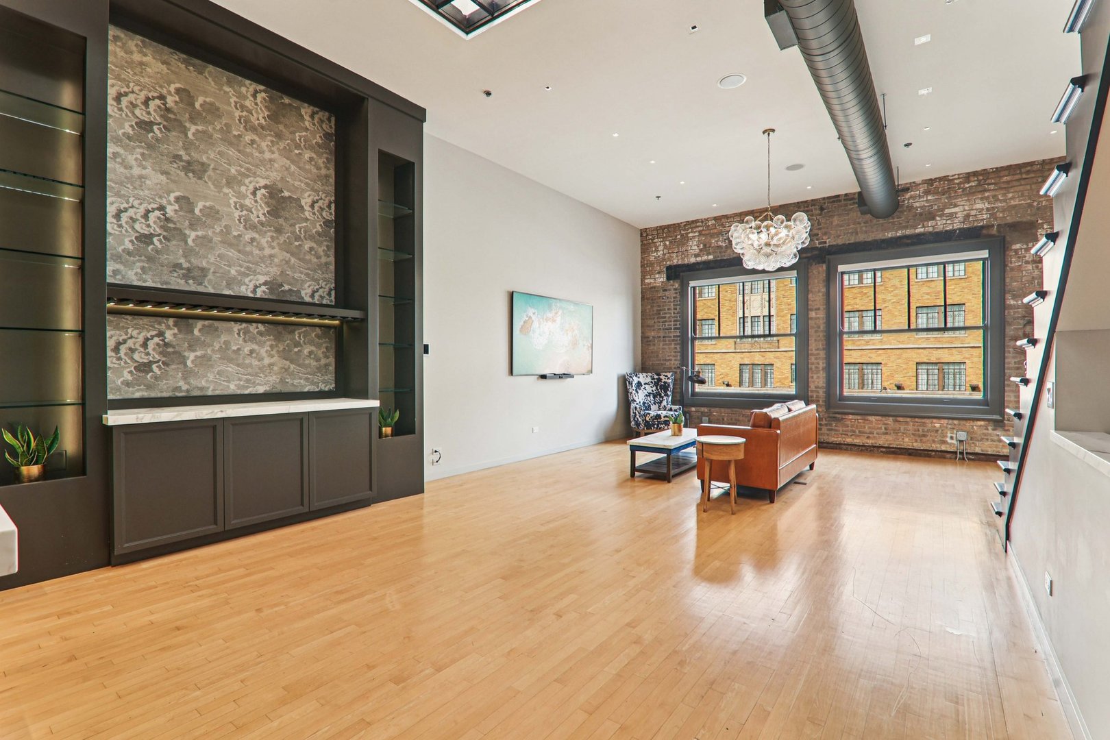 107 W Main Street Unit: 2