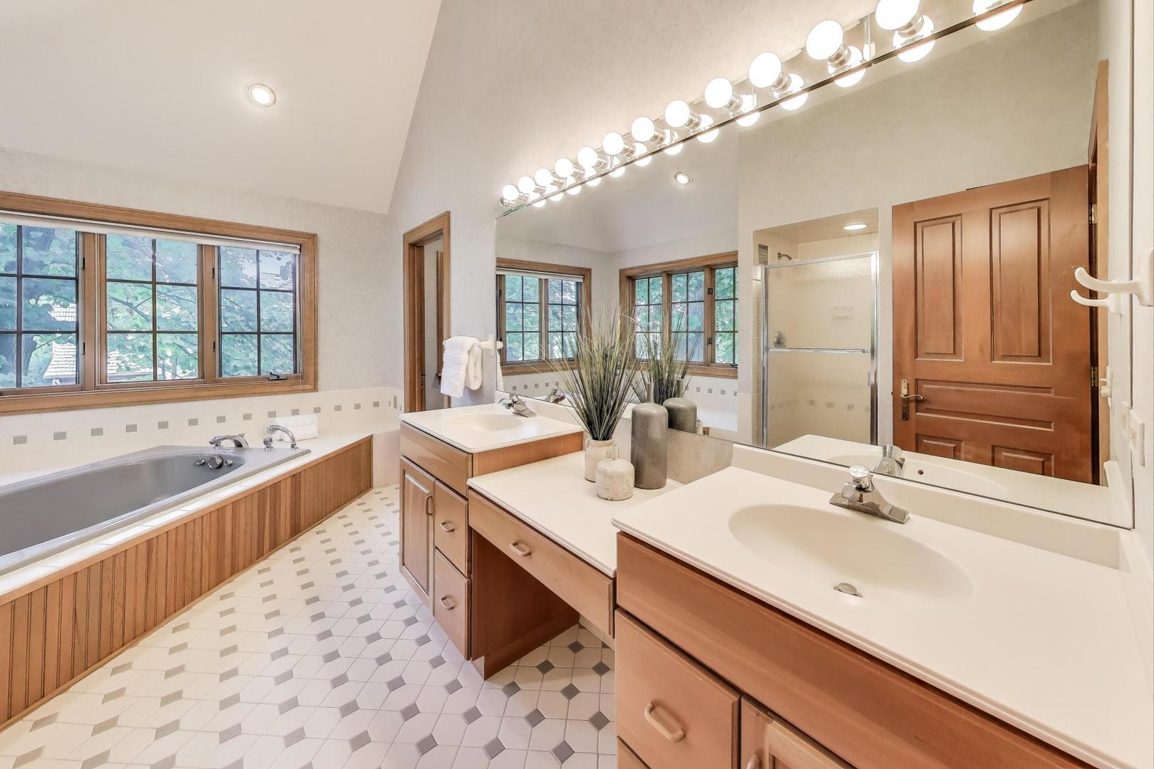 3706 Royal Fox Drive