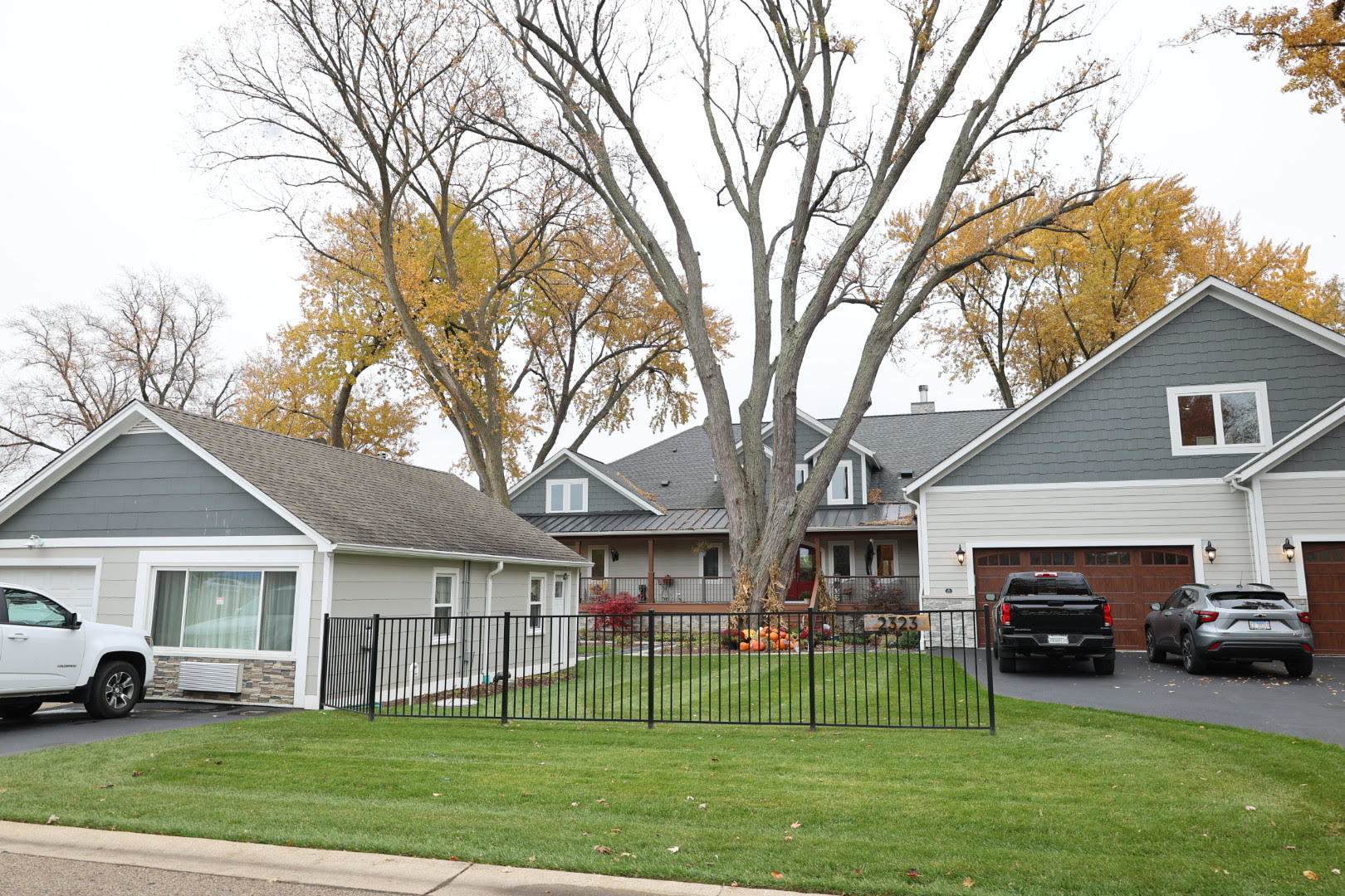2323 W Fairview Avenue