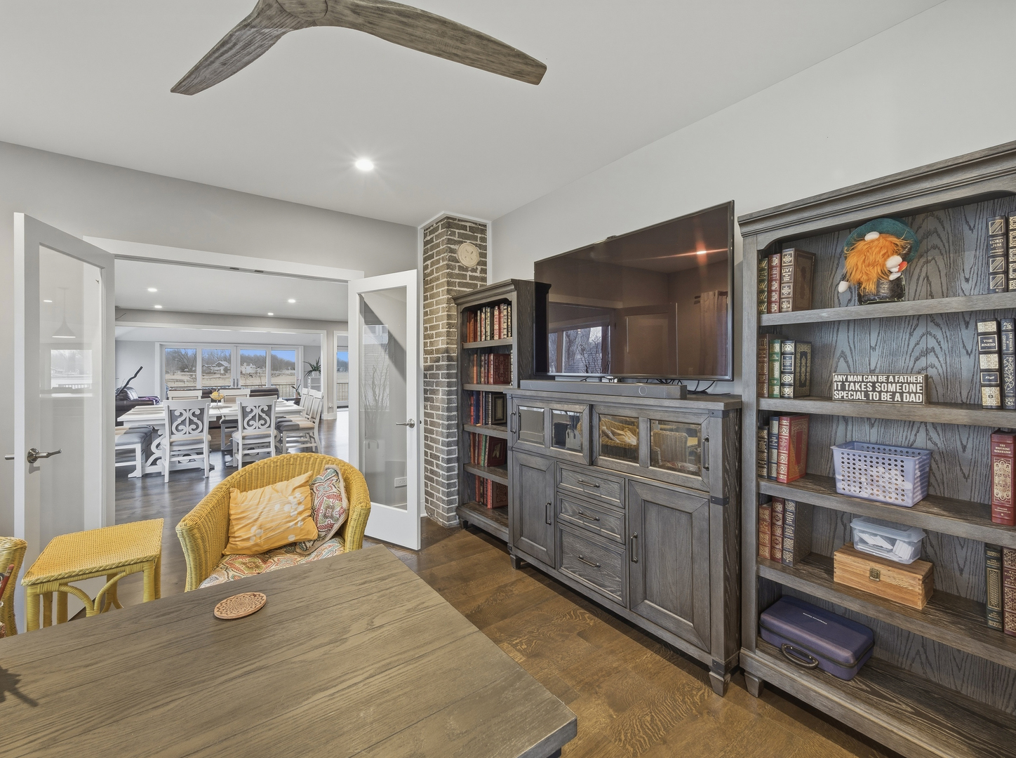 2323 W Fairview Avenue