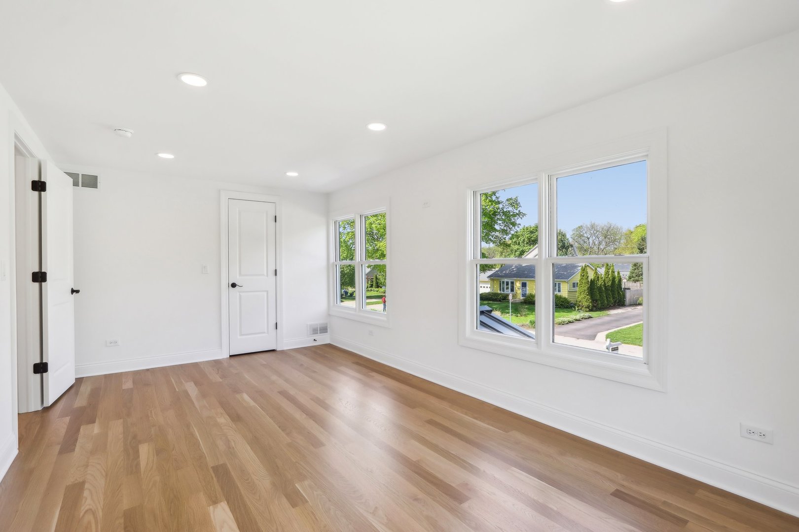 629 N Lincoln Avenue