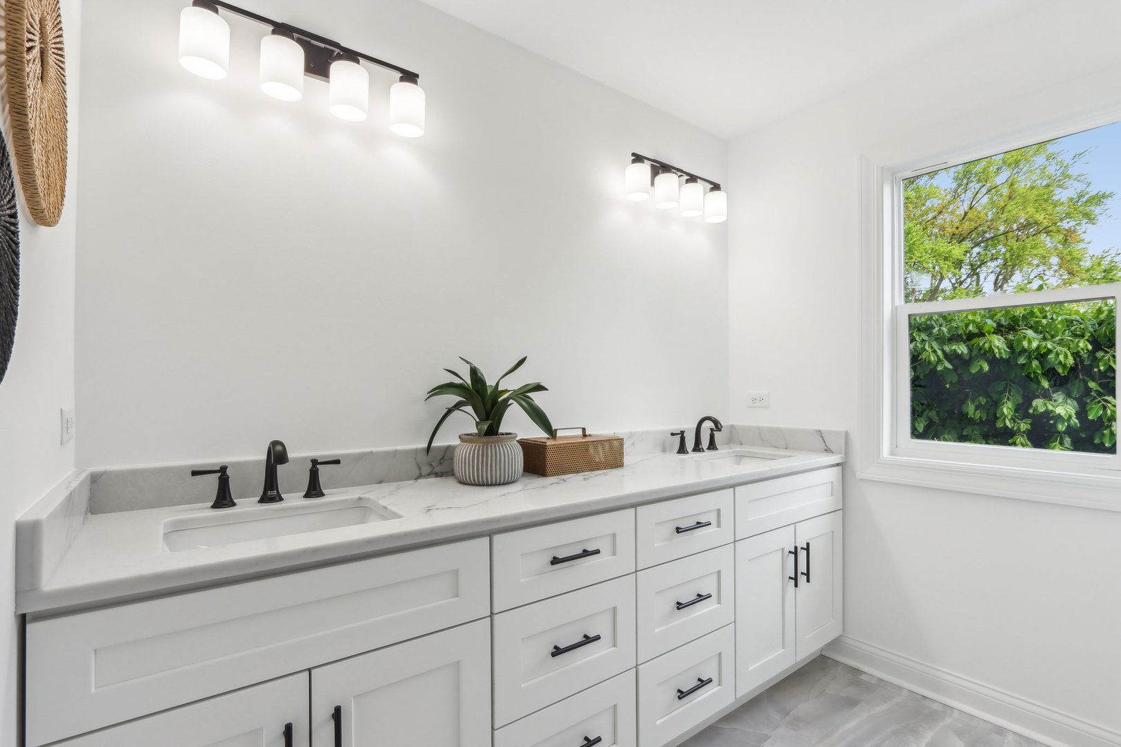 629 N Lincoln Avenue