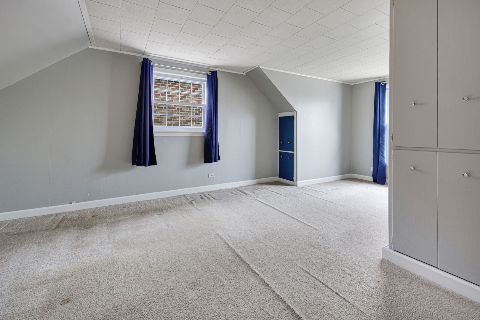 381 S Berkley Avenue