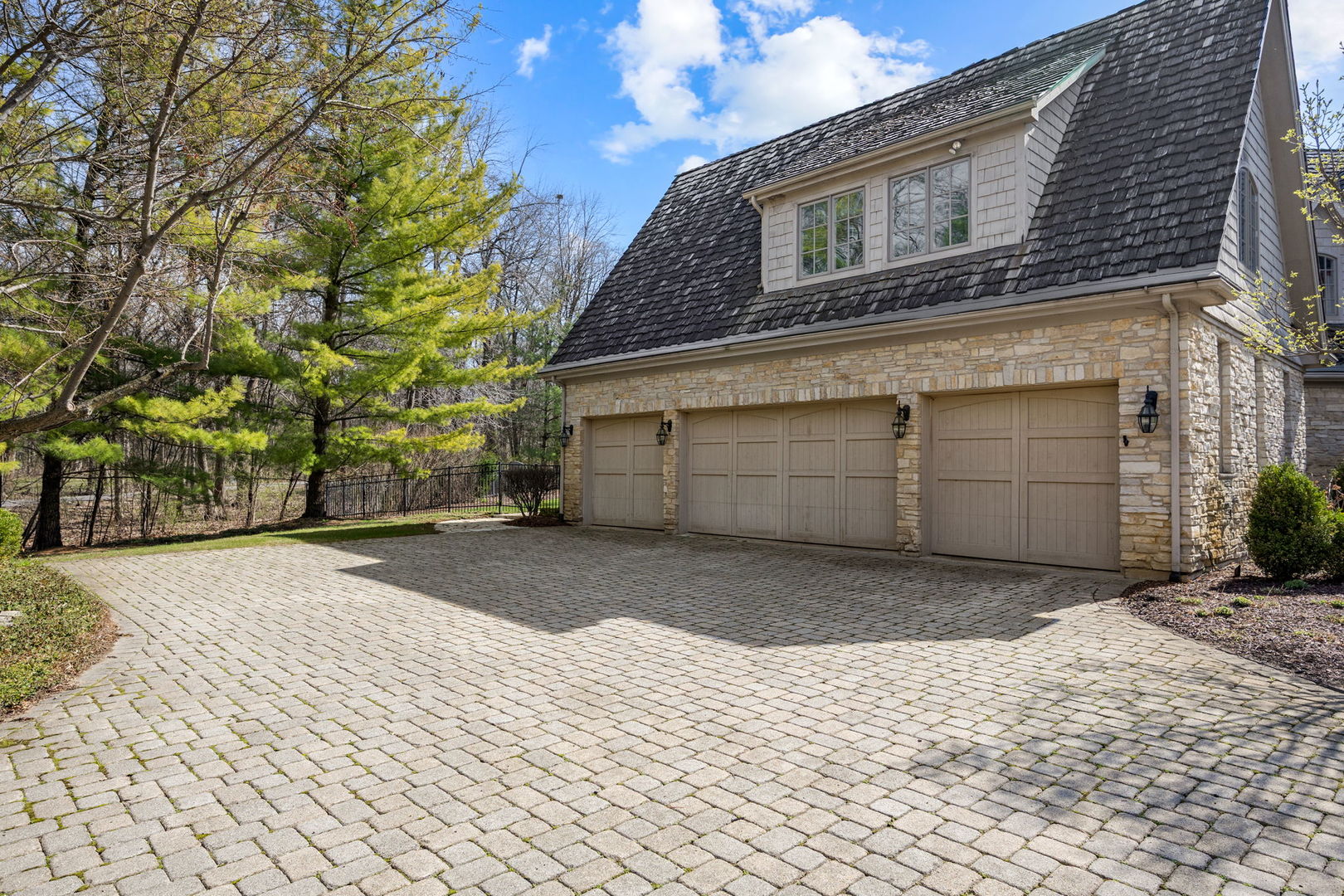 33W551 Hub Road