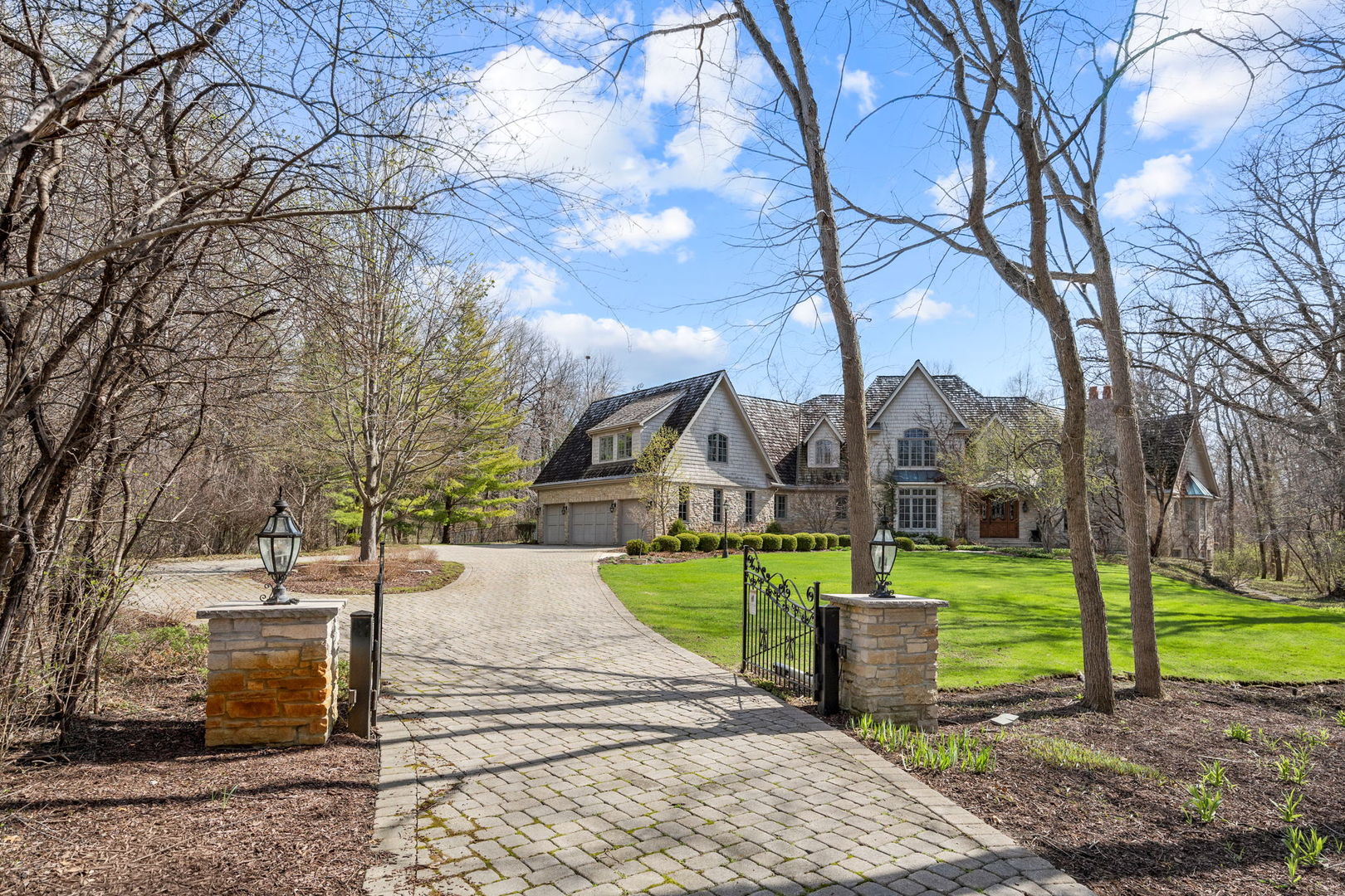 33W551 Hub Road