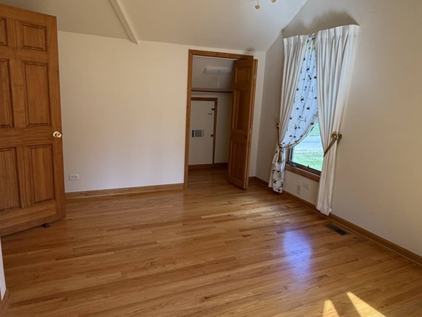 125 Maple Court Unit: 1