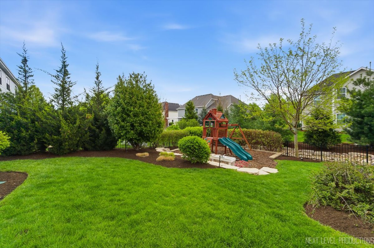 39W829 KELLAR Square