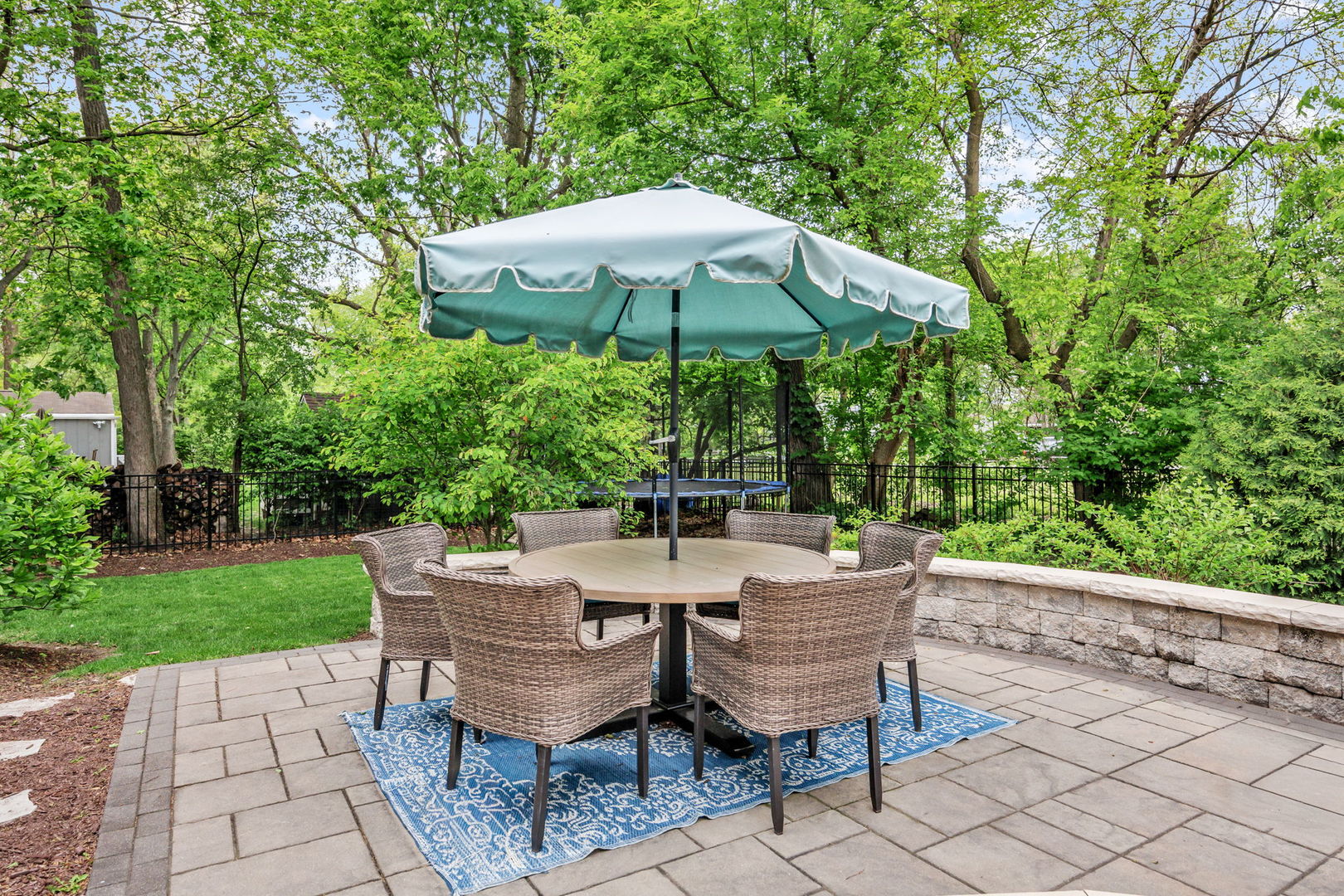 715 Oakwood Drive