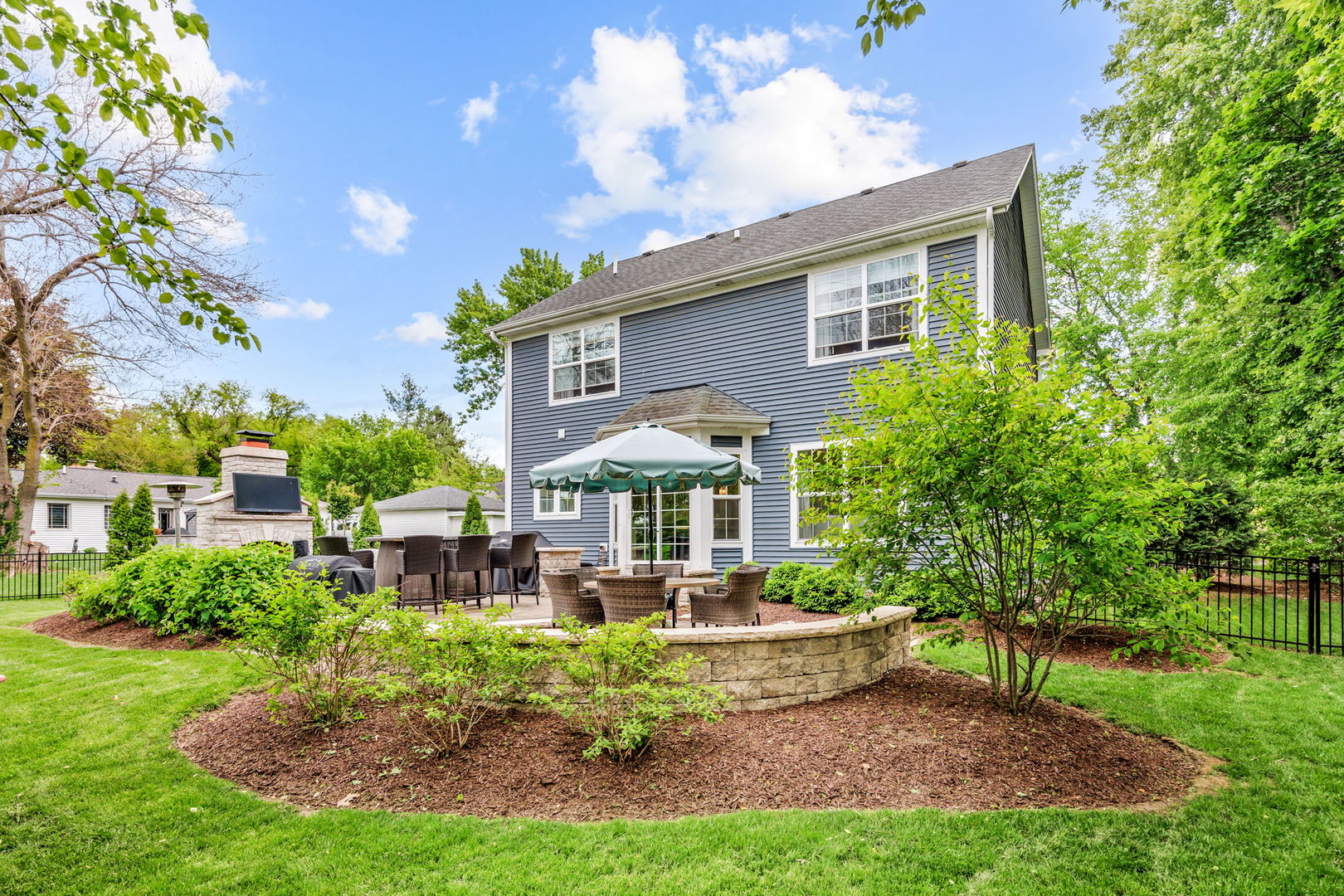 715 Oakwood Drive