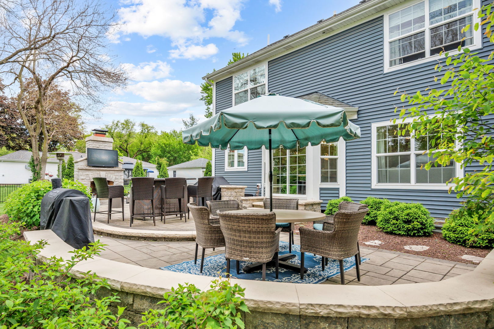 715 Oakwood Drive