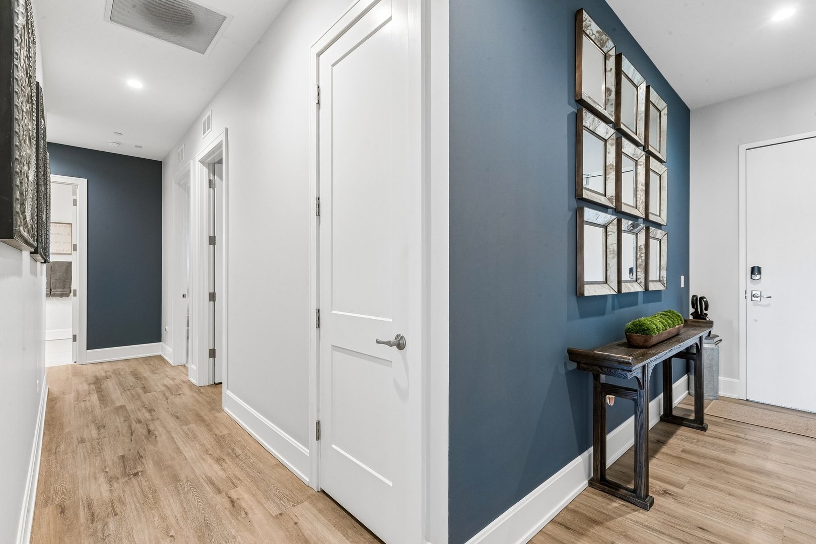 10 W Illinois Street Unit: 4B