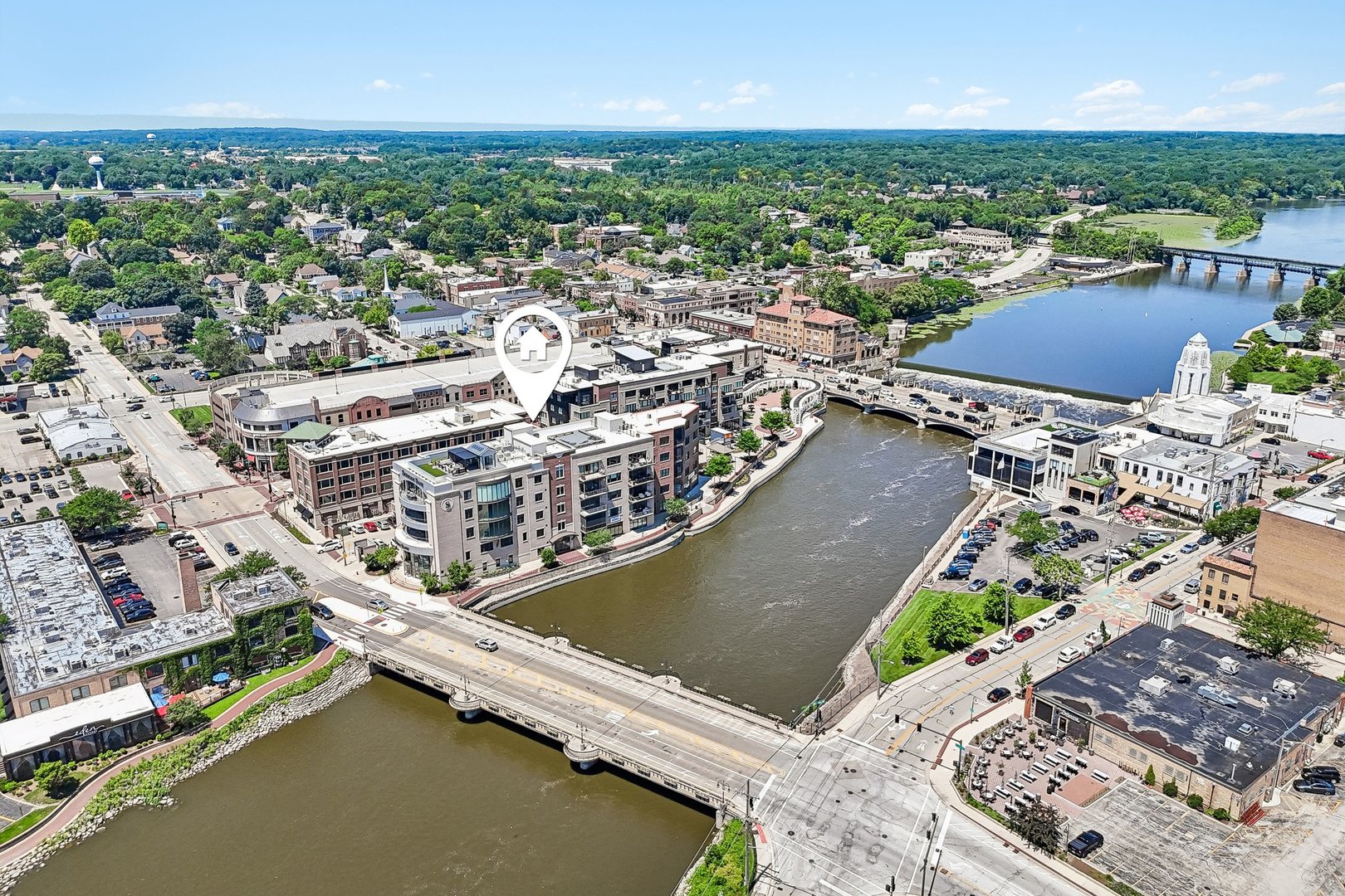 10 W Illinois Street Unit: 4B