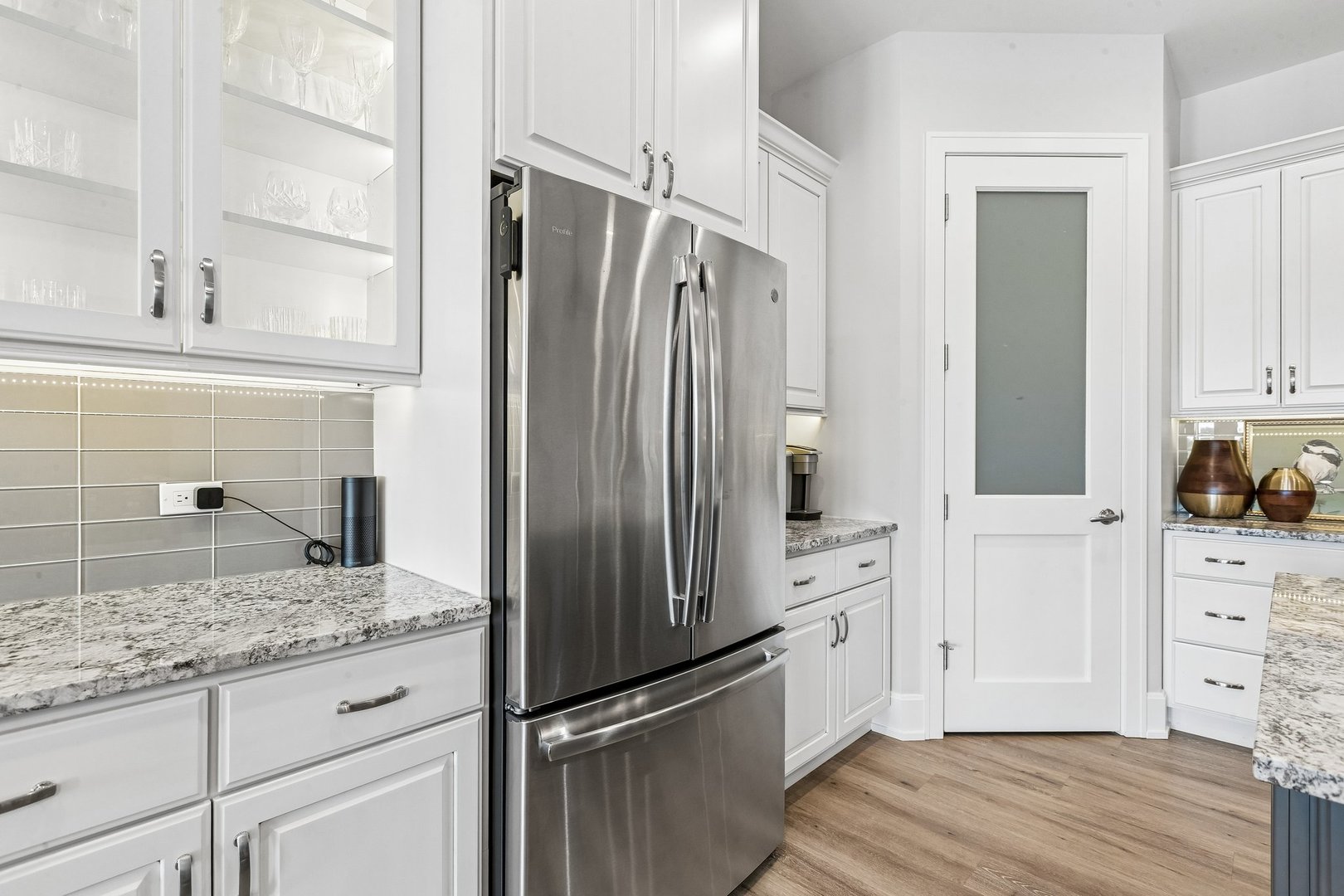 10 W Illinois Street Unit: 4B
