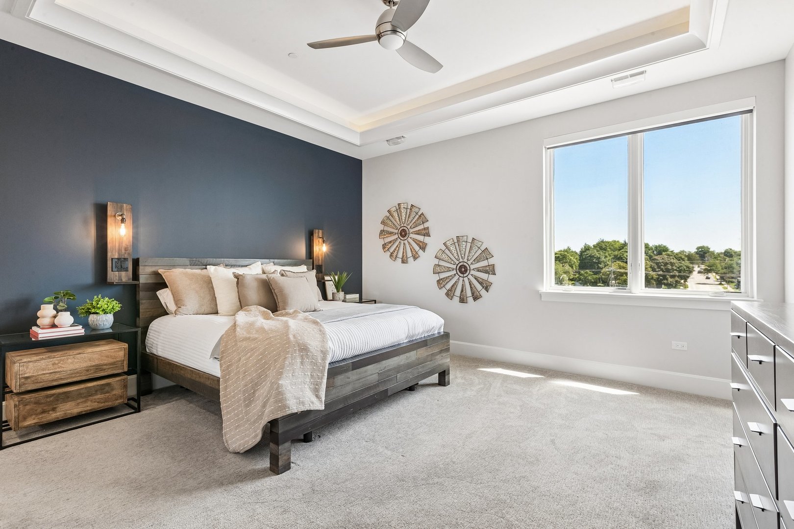 10 W Illinois Street Unit: 4B