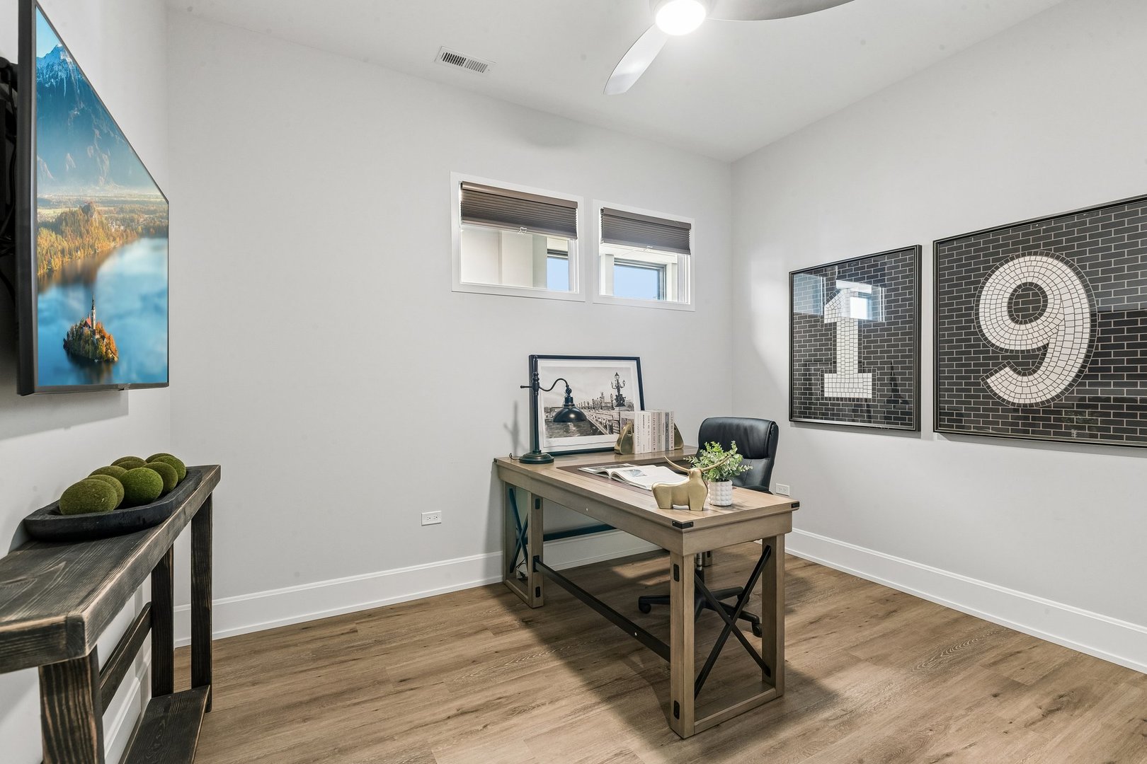 10 W Illinois Street Unit: 4B