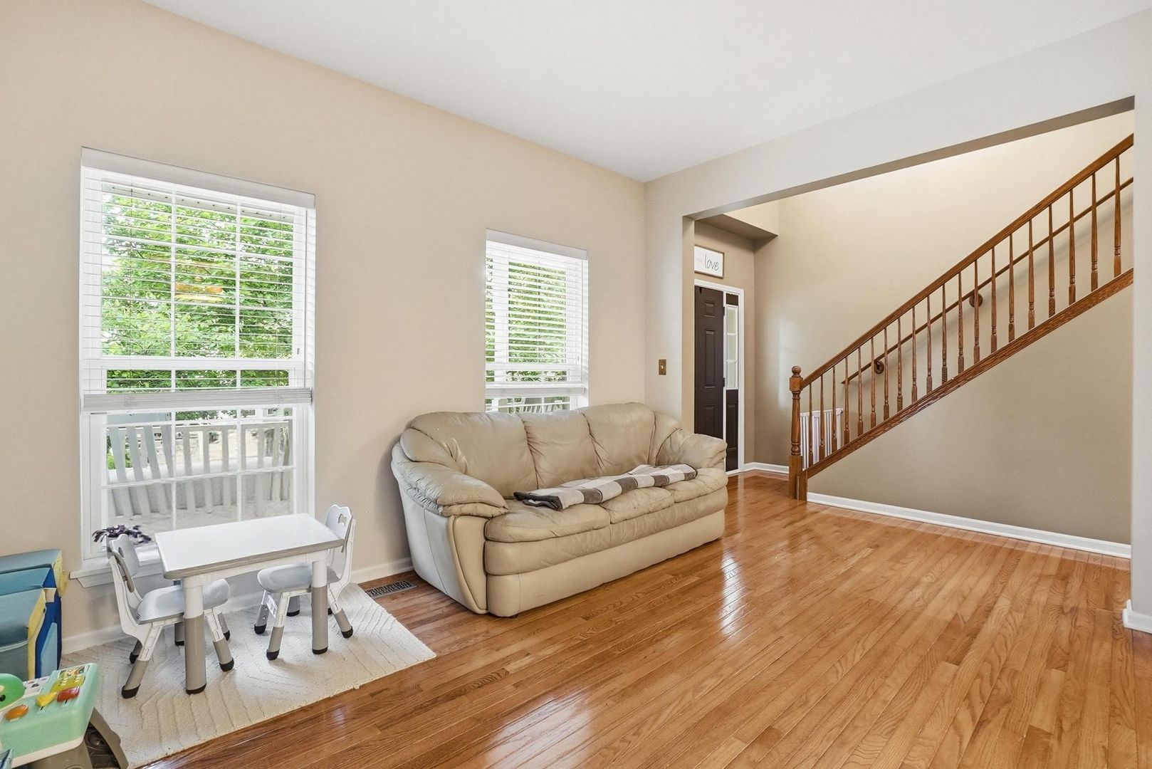 0N422 TAYLOR Drive
