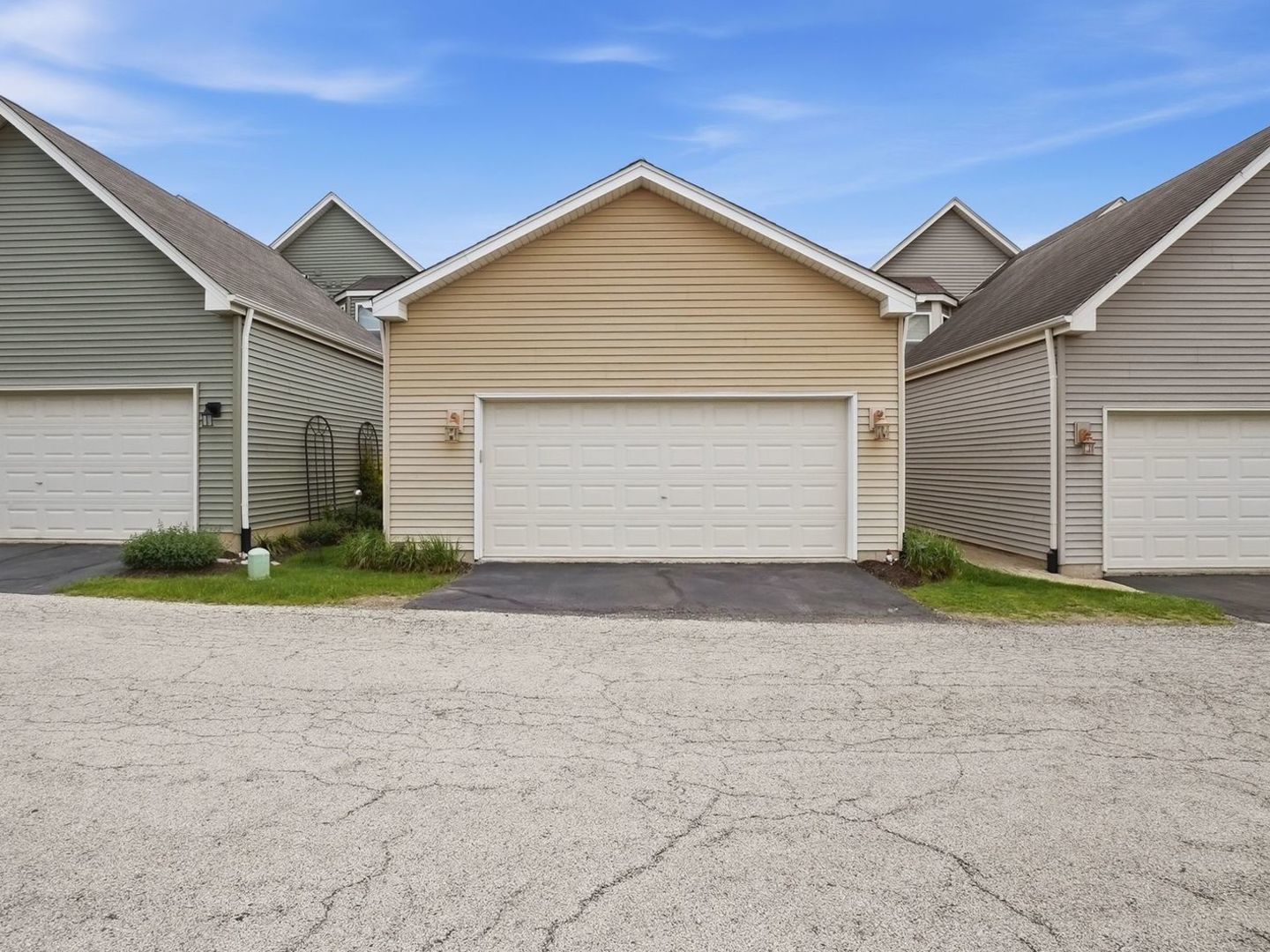 0N422 TAYLOR Drive