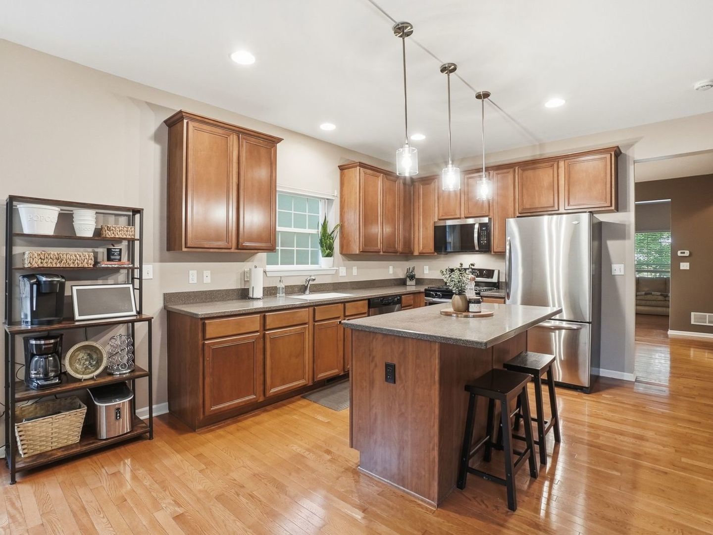 0N422 TAYLOR Drive