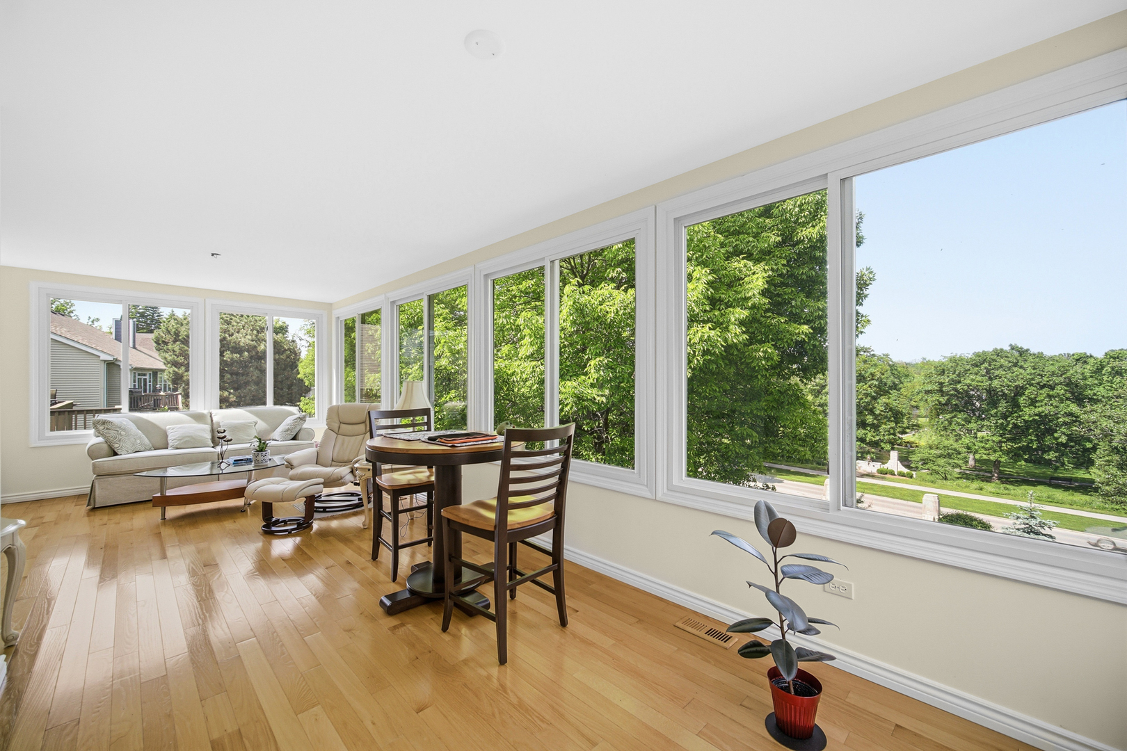 720 Viewpointe Drive