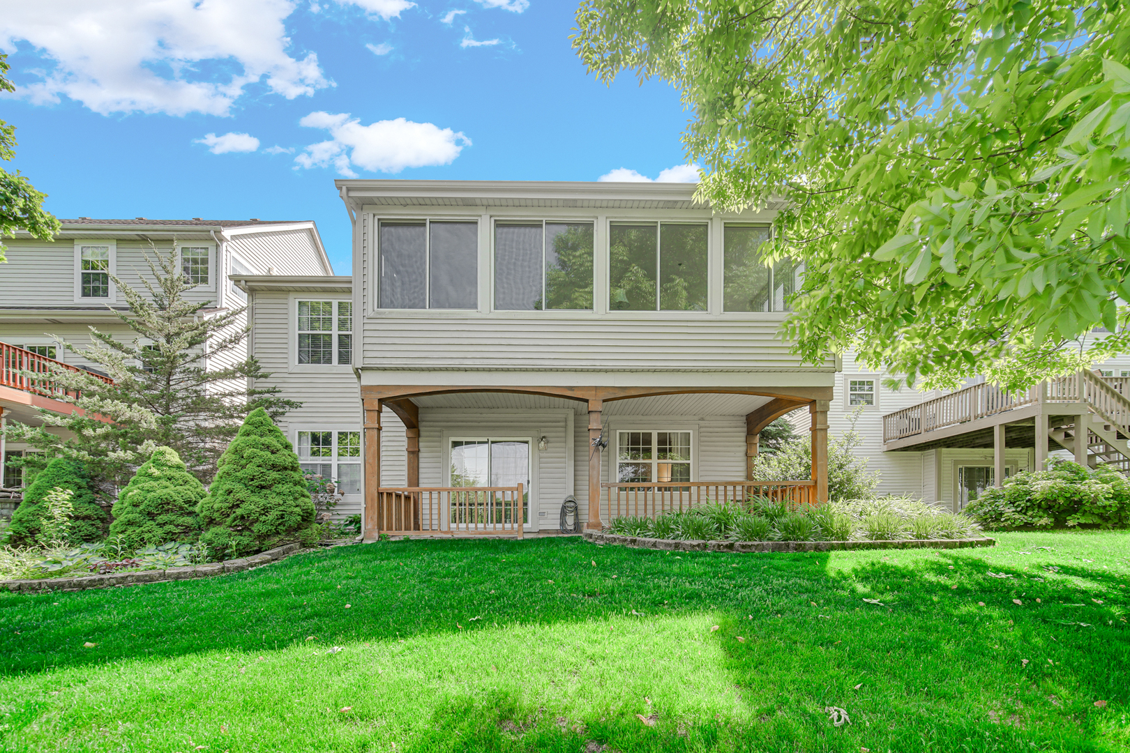 720 Viewpointe Drive