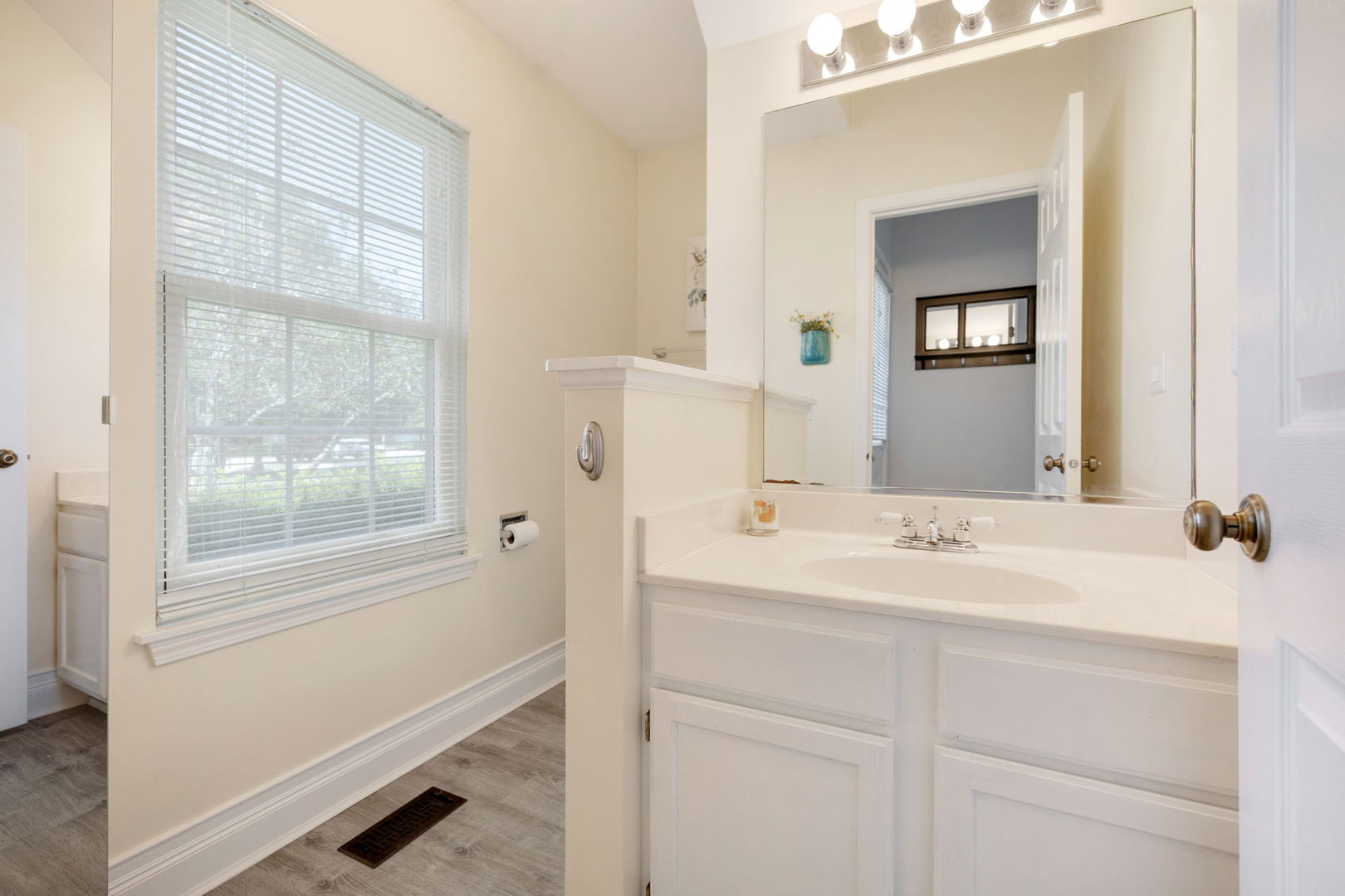 1260 Arapaho Court