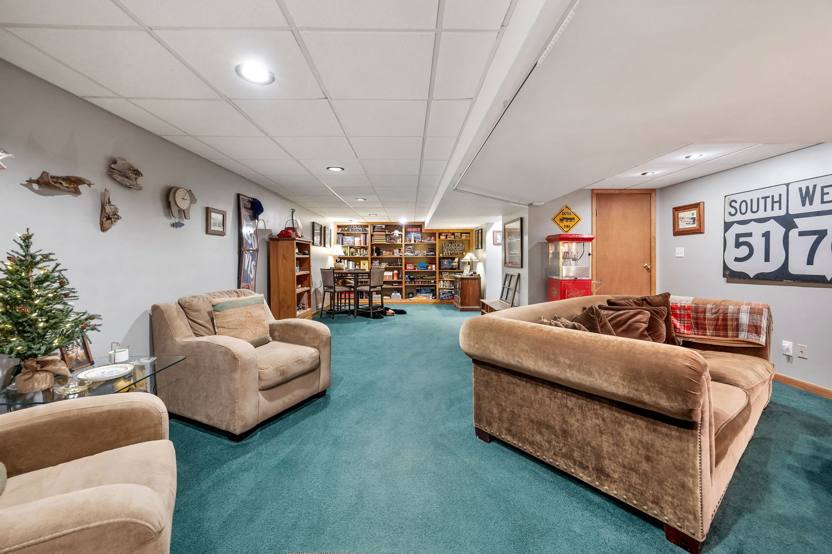 6N302 Oakwood Drive