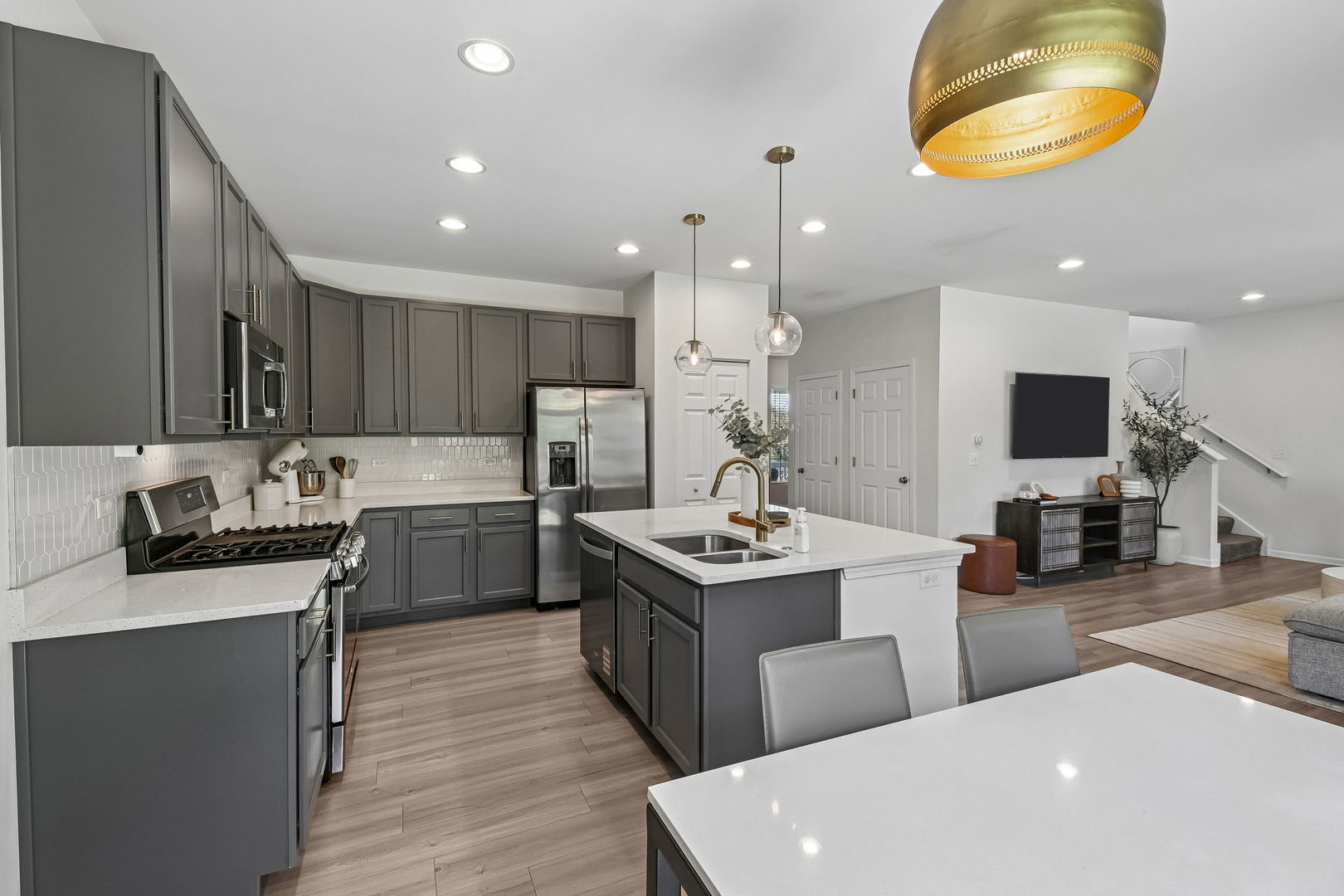 16256 W Wirestem Drive