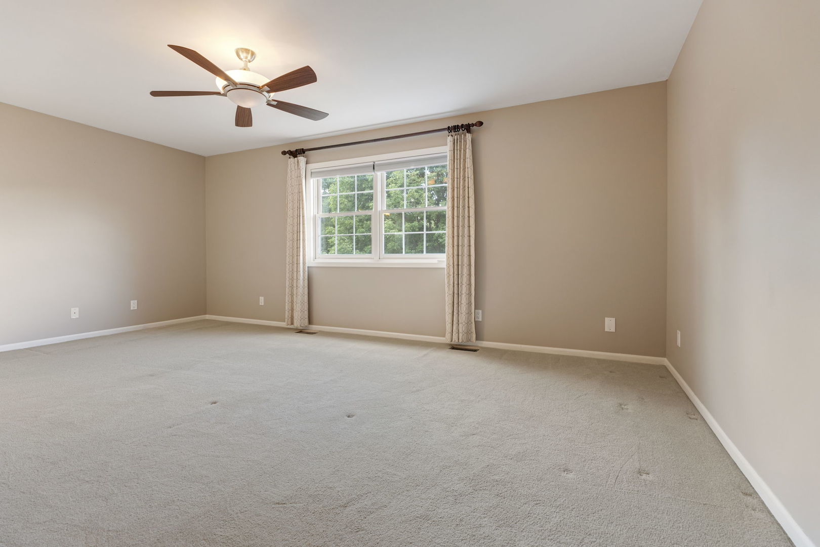 39W197 Acres Place