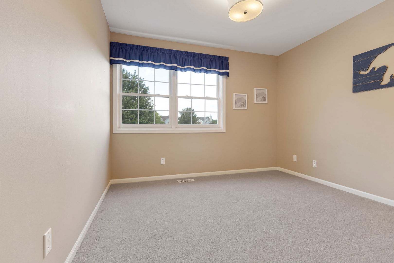 39W197 Acres Place